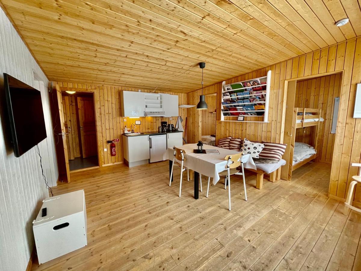 Inuk Hostels Nuuk Exteriör bild