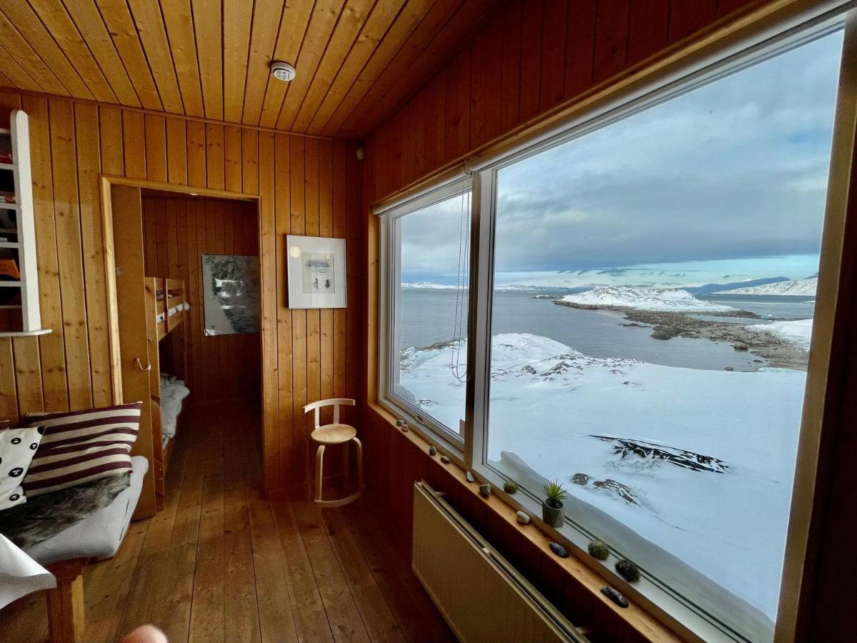 Inuk Hostels Nuuk Exteriör bild